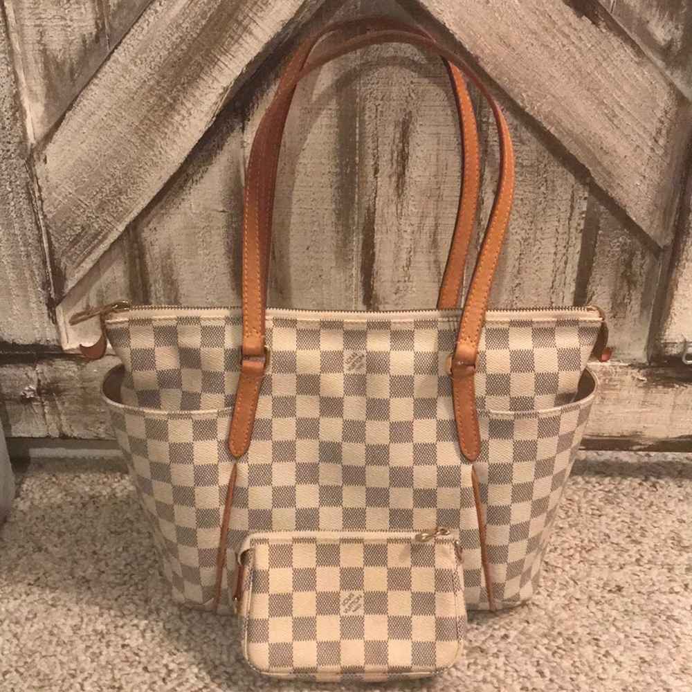 Louis Vuitton $1700 Set